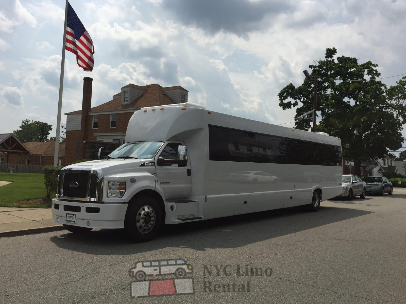 Ford F 750 Party Bus N5